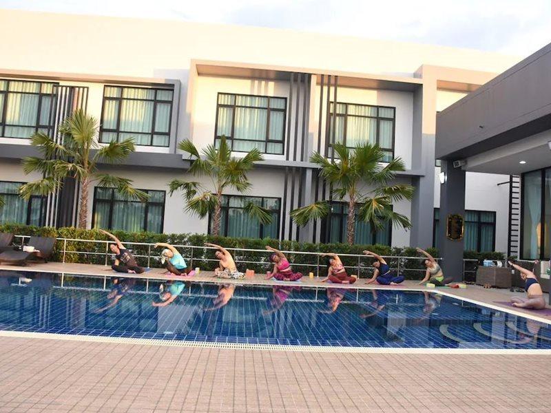 Eireann Boutique Hotel Prakhon Chai Bagian luar foto