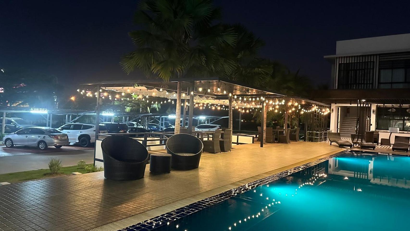 Eireann Boutique Hotel Prakhon Chai Bagian luar foto