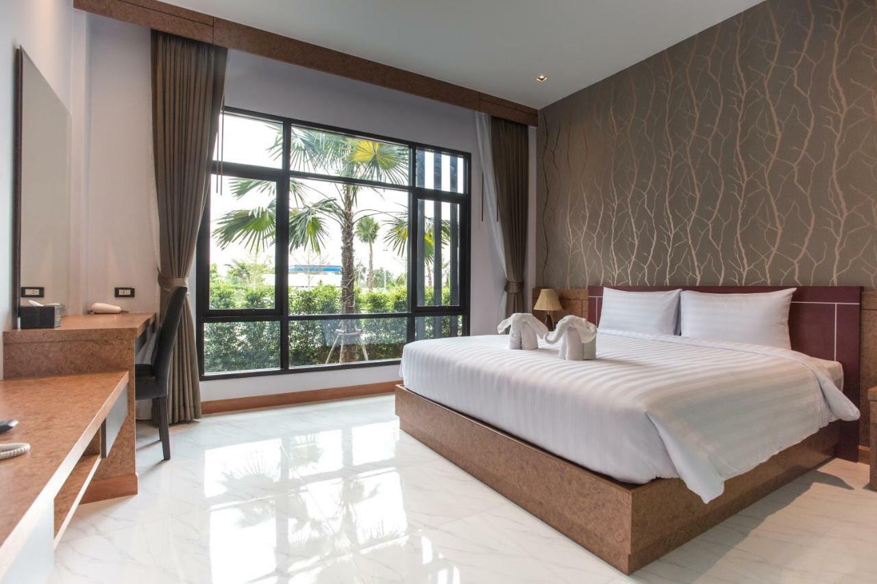 Eireann Boutique Hotel Prakhon Chai Bagian luar foto