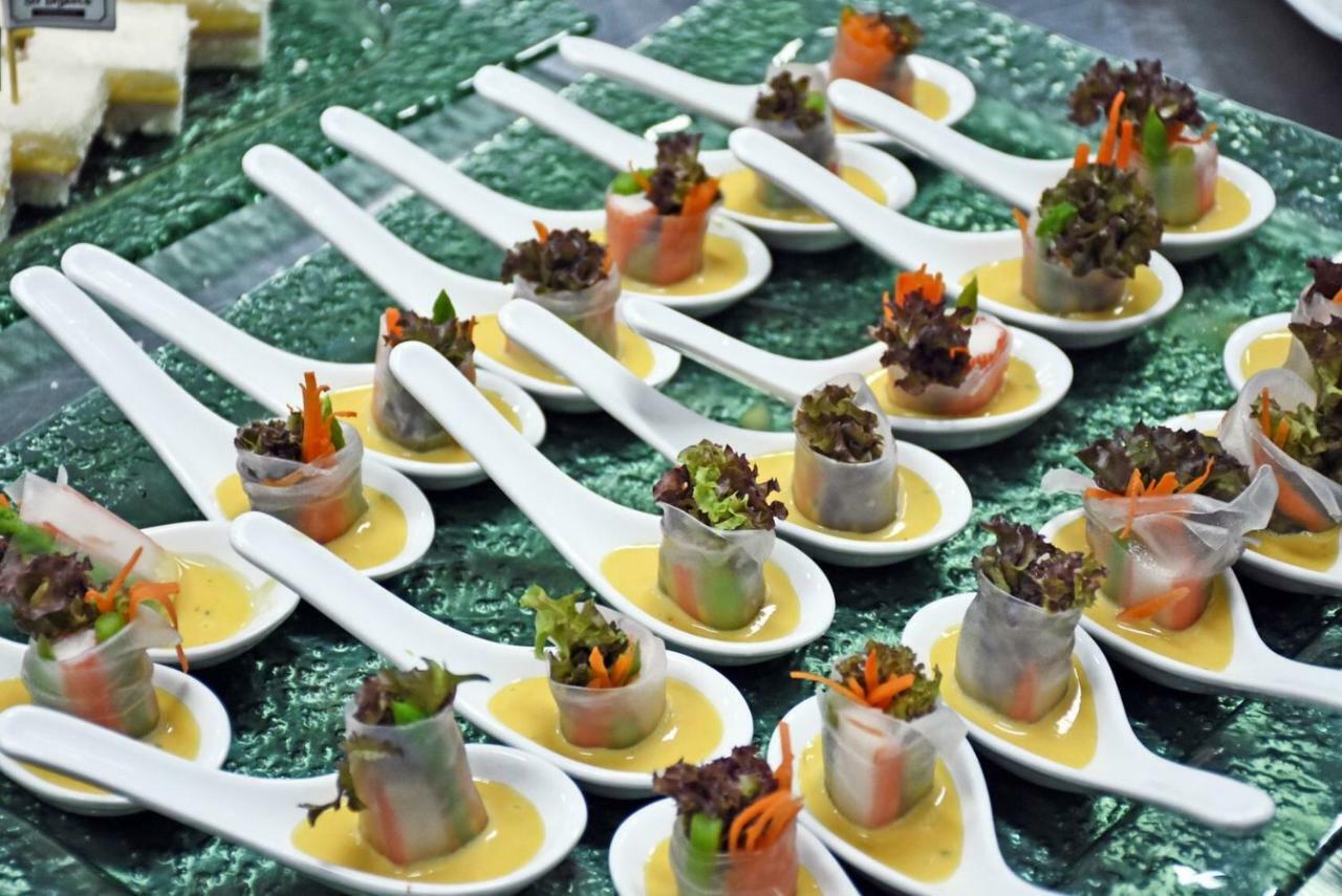 Eireann Boutique Hotel Prakhon Chai Bagian luar foto